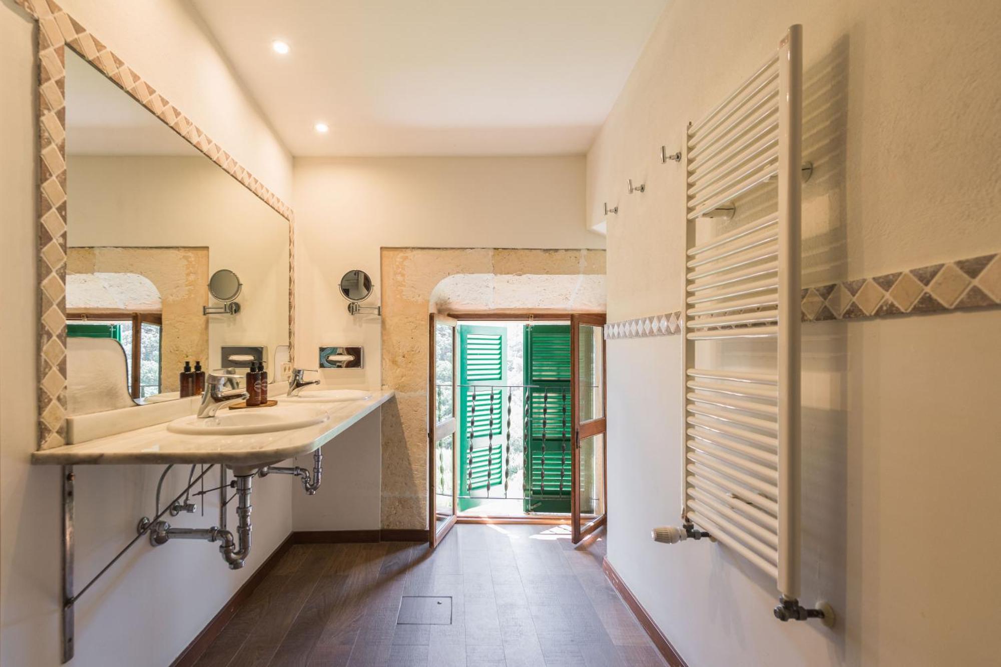 Monnaber Vell Hotel Campanet Phòng bức ảnh
